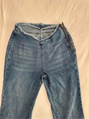 Women’s High-Rise Blue Denim Jeans with Side Zip